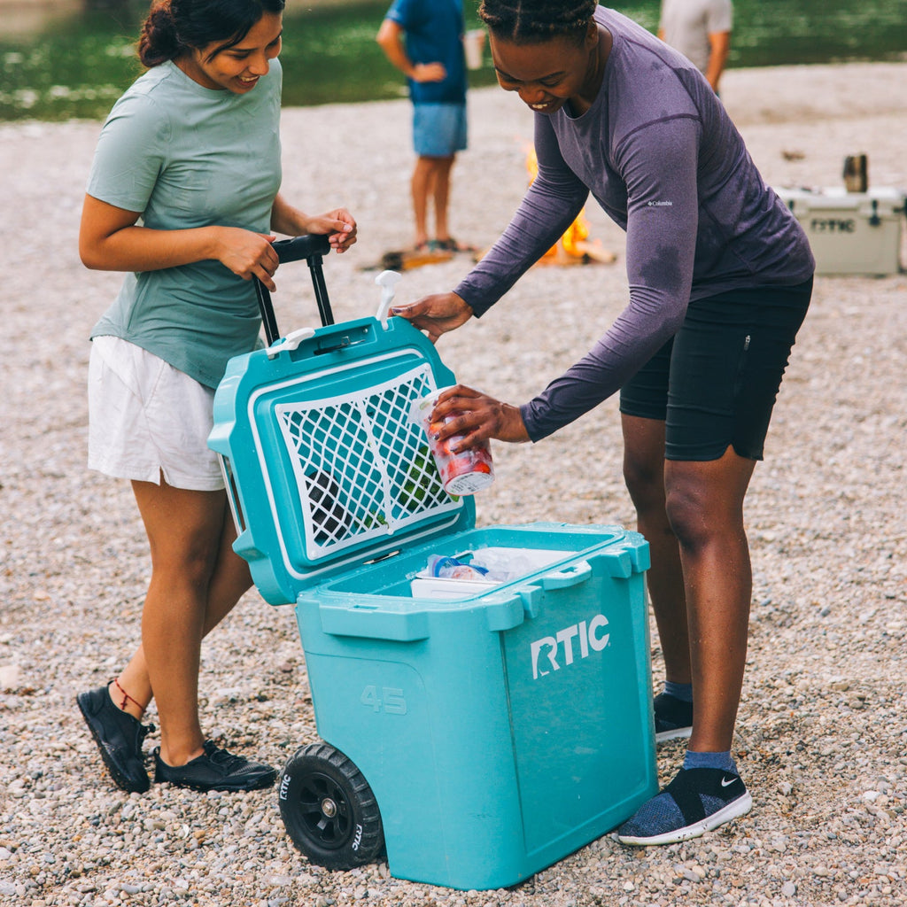 45 QT Ultra-Tough Wheeled Cooler (85D5)