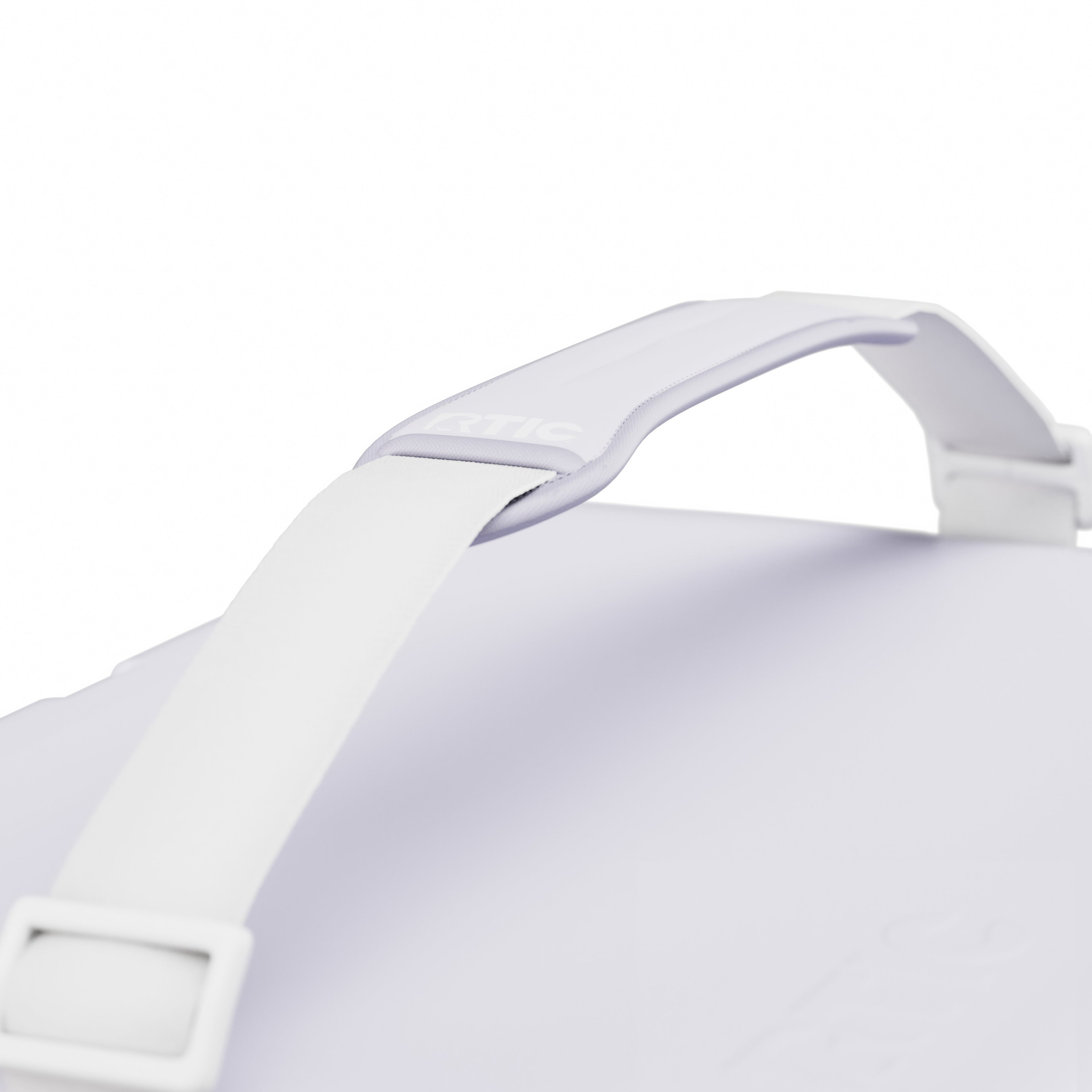 22 QT Ultra-Light Cooler (JK7K)