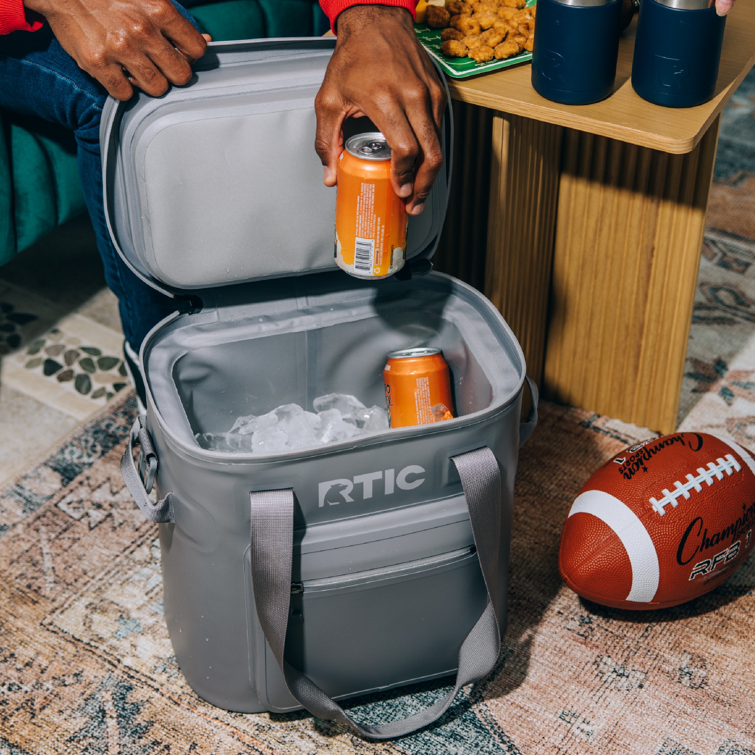 Ultra-Tough Soft Cooler Pro (UJ92)