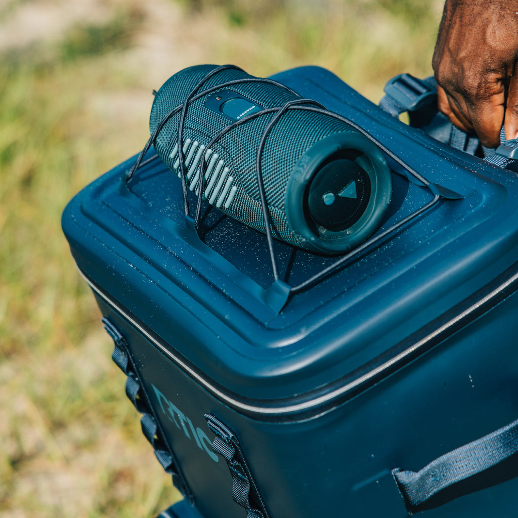 Ultra-Tough Backpack Cooler (VMVV)