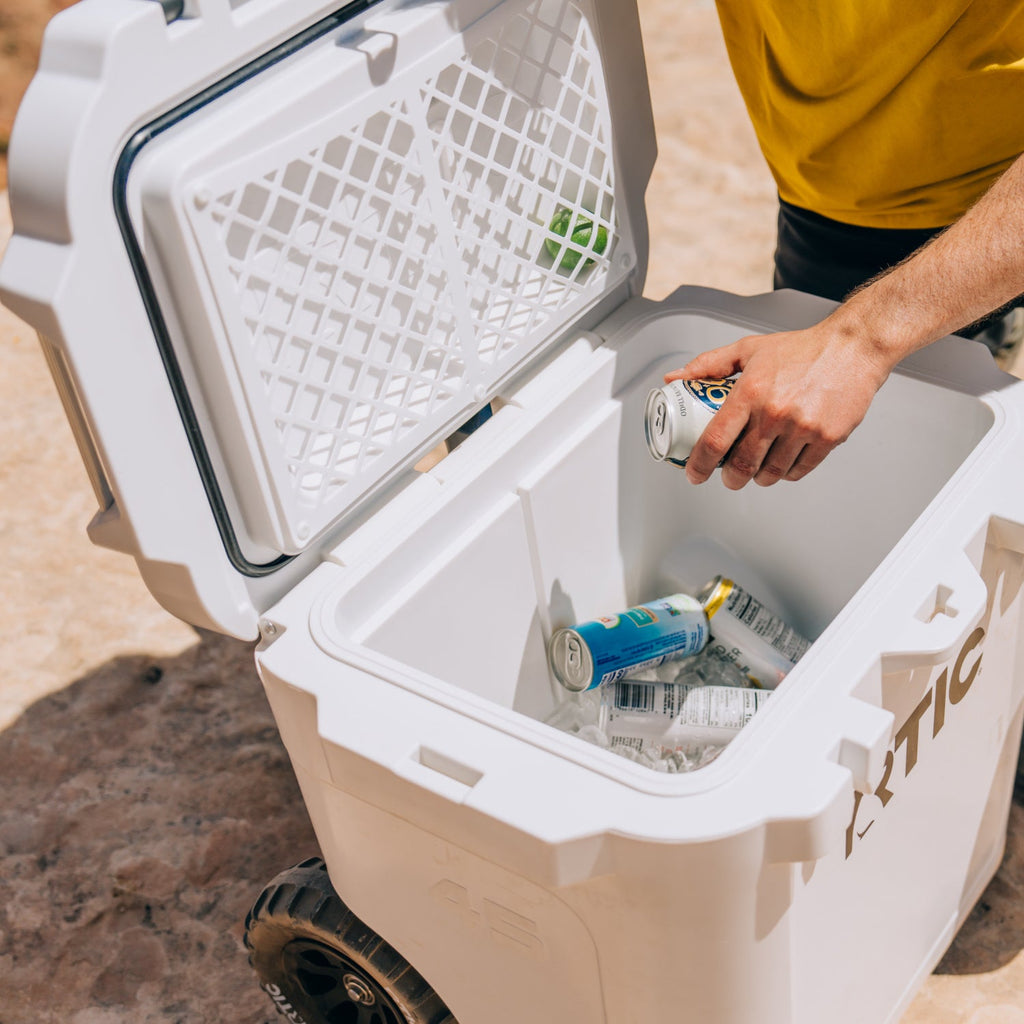 45 QT Ultra-Tough Wheeled Cooler (85D5)