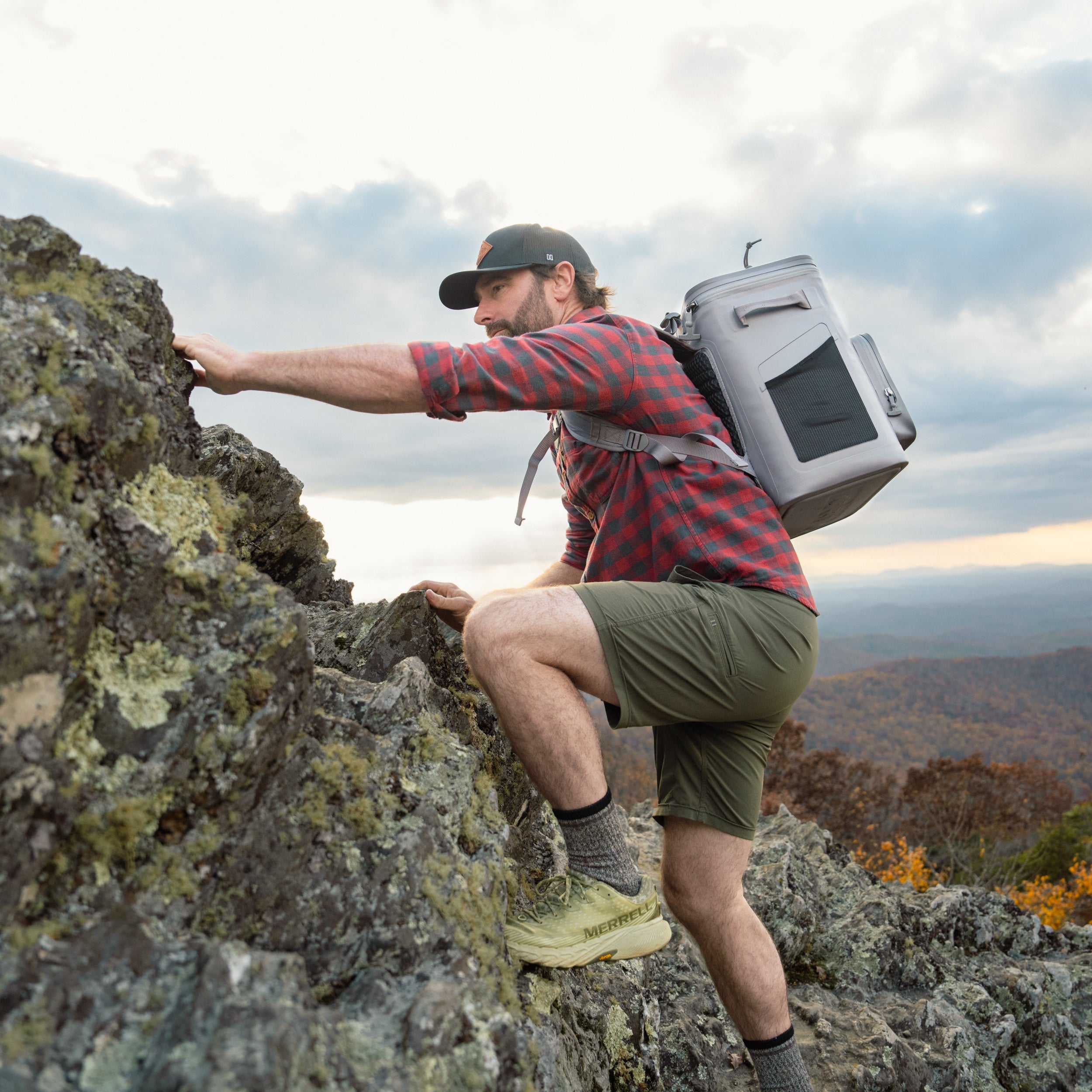 Ultra-Tough Backpack Cooler (VMVV)