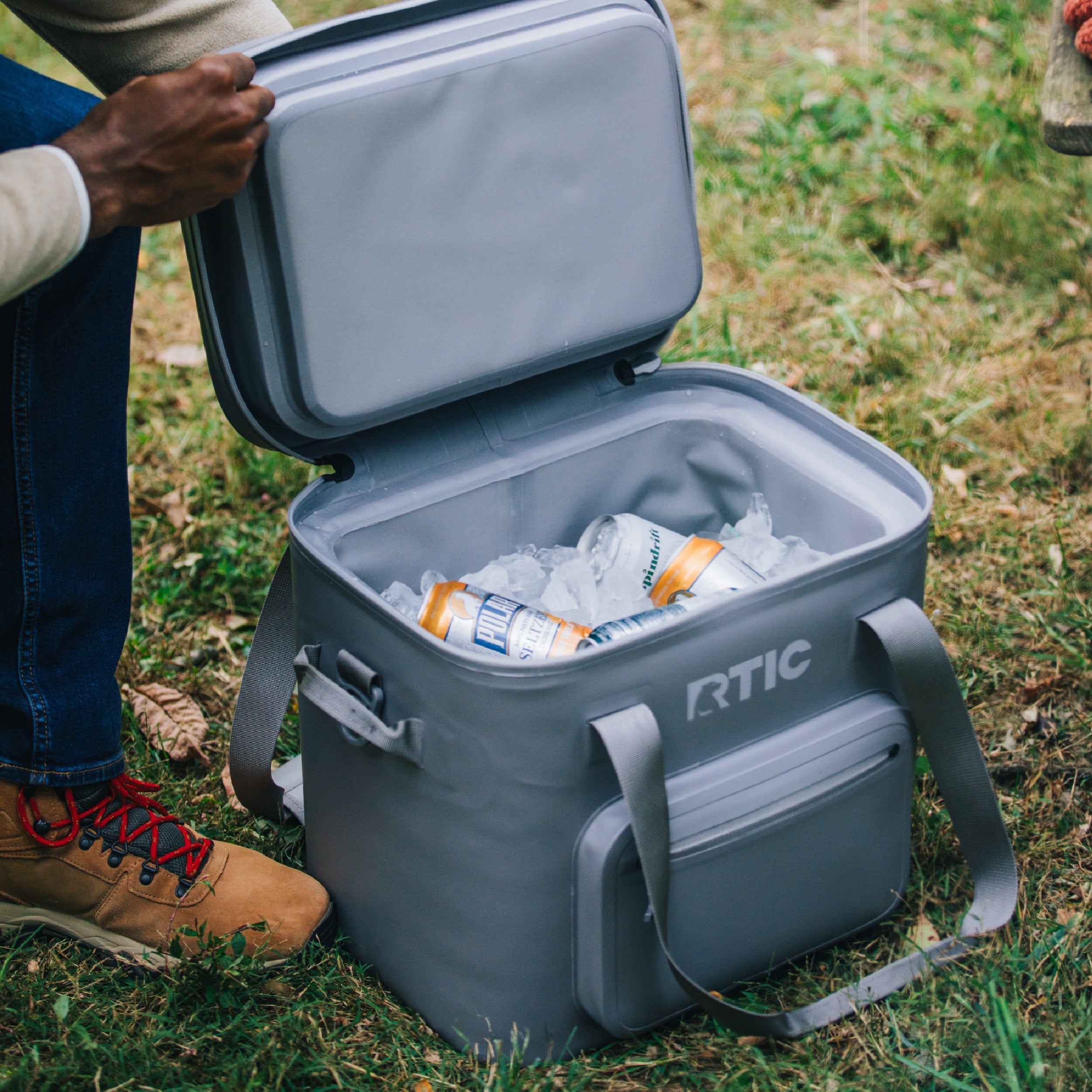 Ultra-Tough Soft Cooler Pro (UJ92)