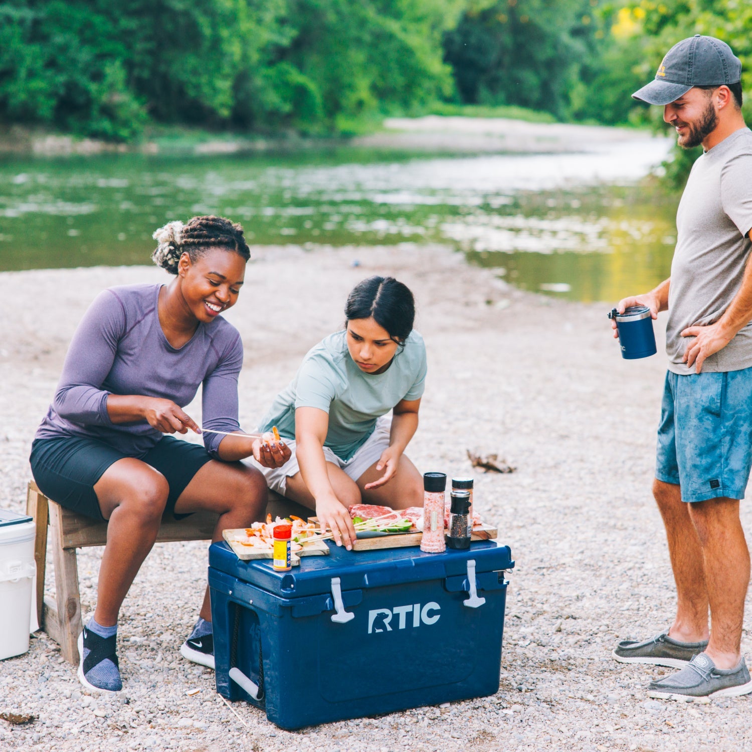 45 QT Ultra-Tough Cooler (9R3A)