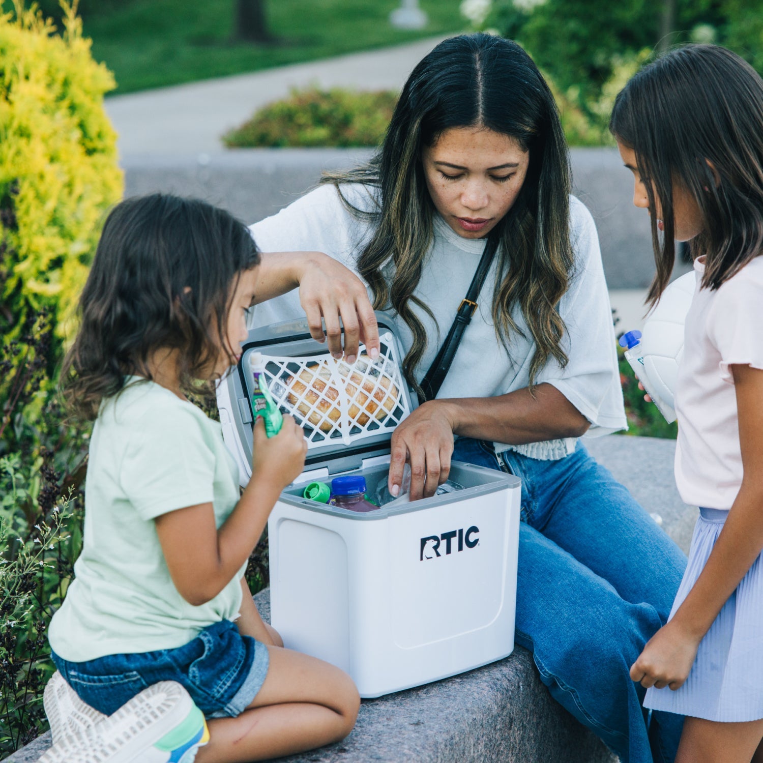 8 QT Road Trip Personal Cooler (T90D)
