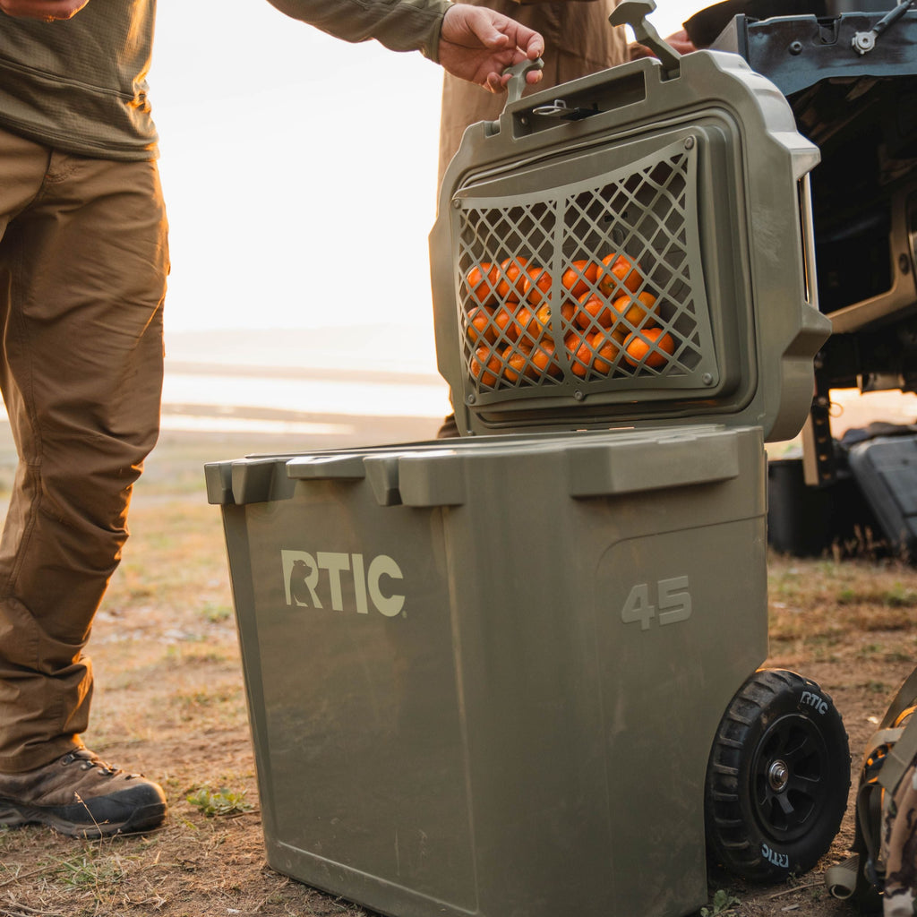 45 QT Ultra-Tough Wheeled Cooler (1OA4)